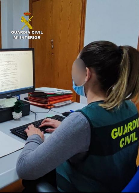 La Guardia Civil desmantela un grupo criminal presuntamente dedicado a estafar online mediante el método conocido como 'simswapping'